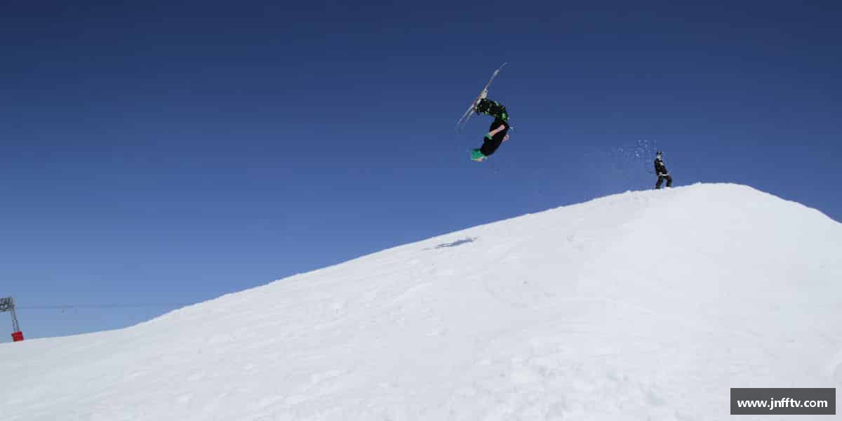 三亿体育科技有限公司追求极致，勇敢超越。